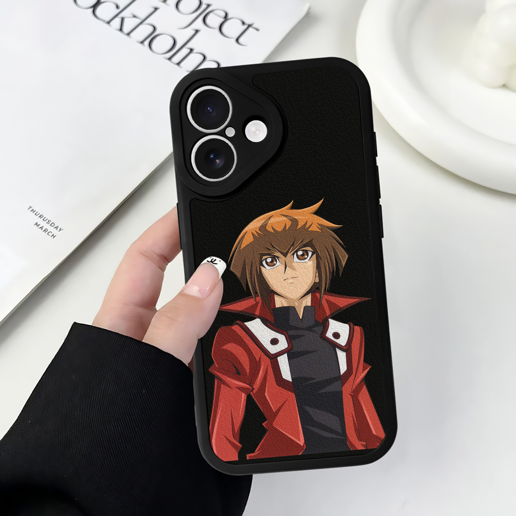 （画像用） 遊☆戯☆王 Yu-Gi-Oh! 【iPhone 16シリーズ対応】シリコンスマホケース（レザー調） 材質：シリコン